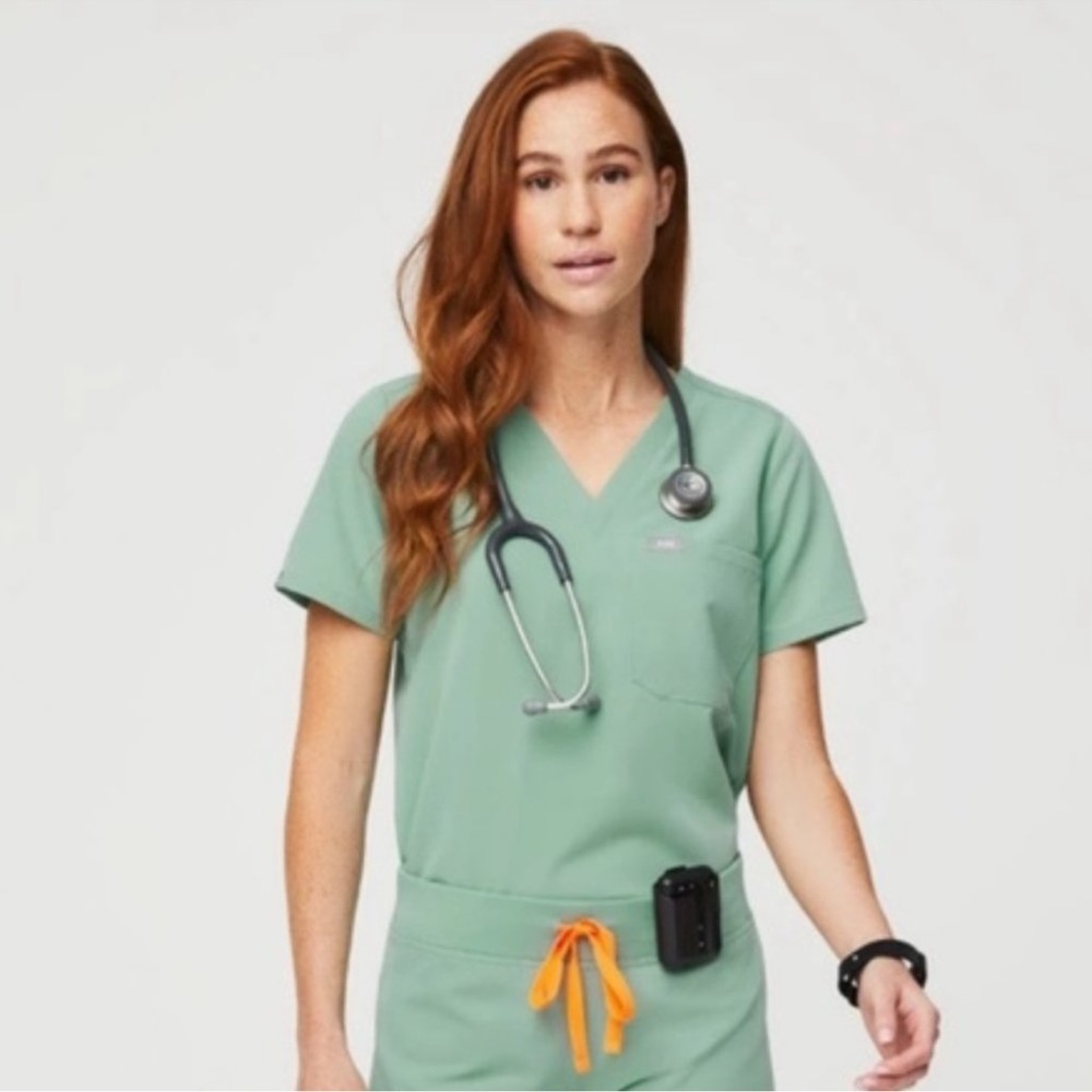 FIGS Jade Green Catarina Scrub Top NEW WITH TAG Women’s SIZE XXS SOLD OUT